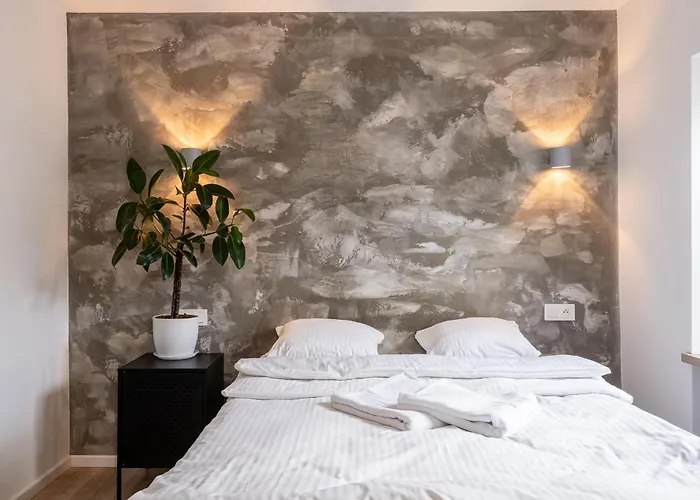 Rentplanet - Stare Apartamento