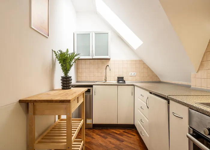 Rentplanet - Stare Apartamento *