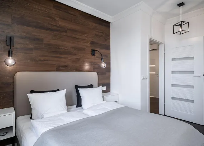 Rentplanet - Stare Apartamento