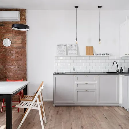 Rentplanet - Stare Apartamento